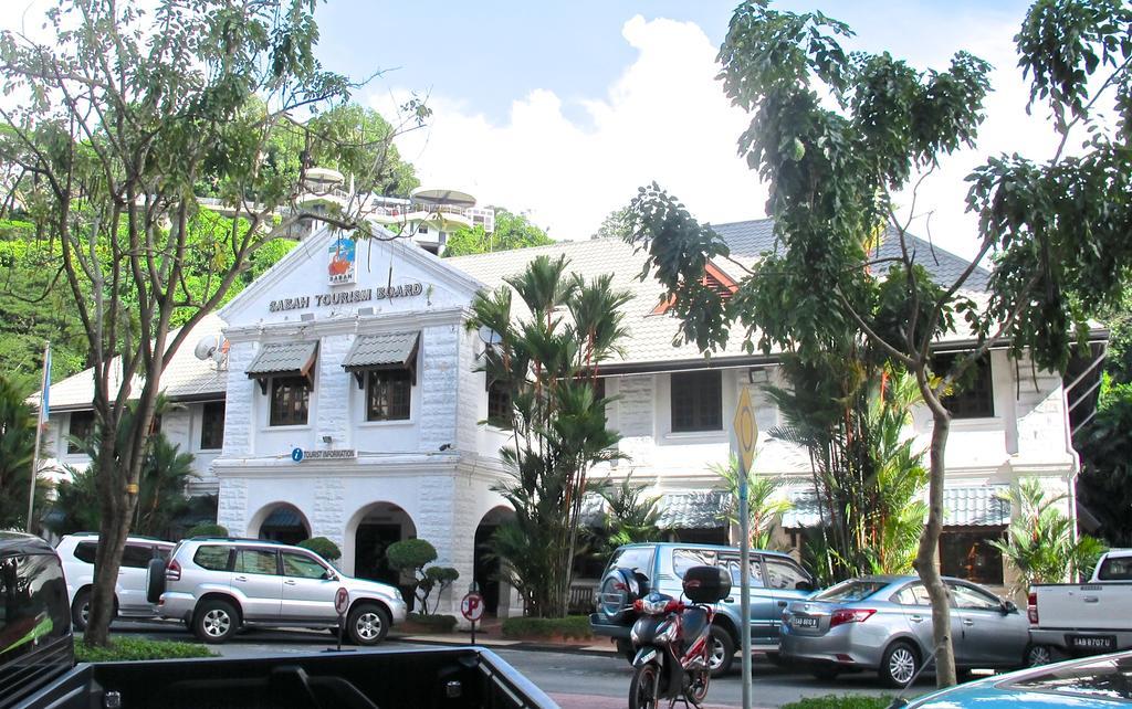 Akinabalu Youth Hostel Kota Kinabalu Exterior foto